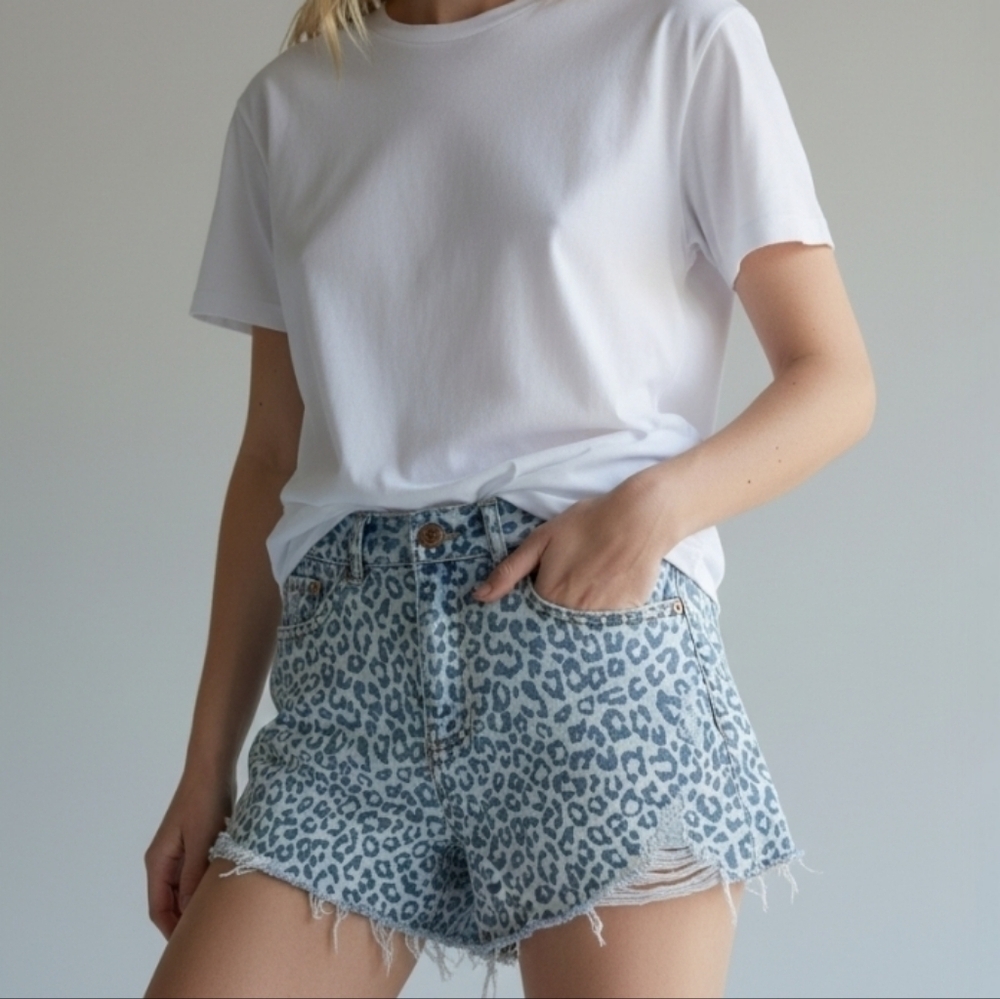 Blue B High Waisted Leopard Denim Jean Shorts Small Casual - Picture 3 of 5